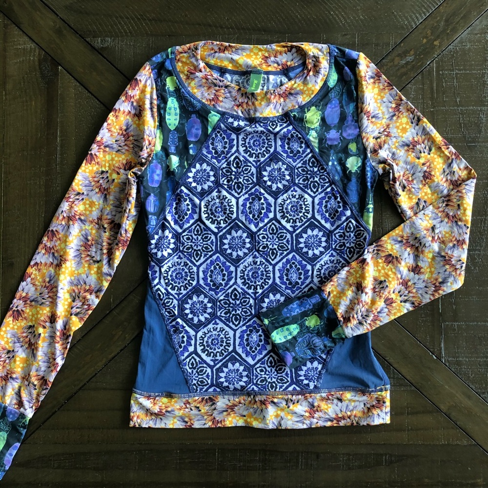 Maaji rash guard top